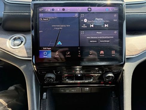 Certified 2022 Jeep Grand Cherokee L Limited AWD/4WD image 24