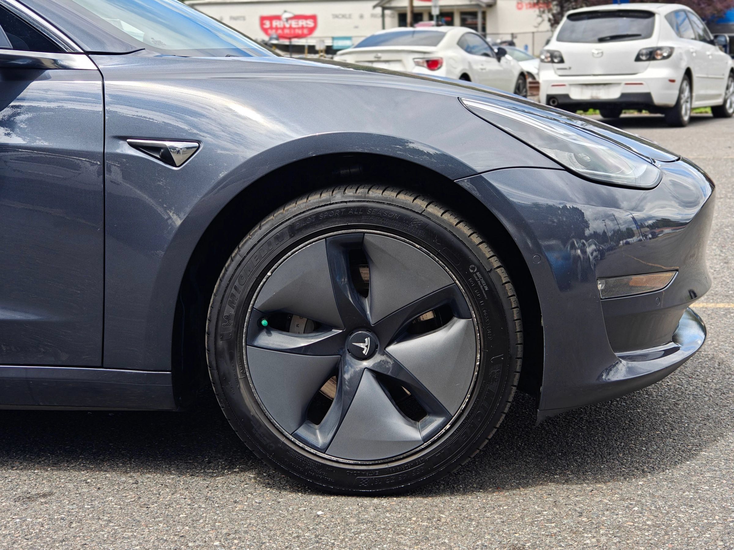 Used 2018 Tesla Model 3 Long Range RWD image 51