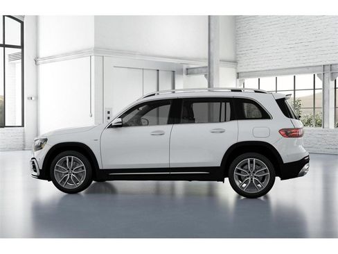 New 2025 Mercedes-Benz GLB 35 AMG 4MATIC image 33