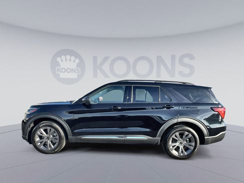 Used 2025 Ford Explorer Active w/ Active Comfort Package image 2