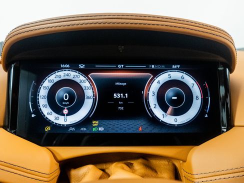 Used 2025 Aston Martin DB12 Coupe image 41