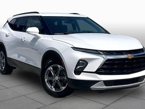 Used 2024 Chevrolet Blazer LT w/ Convenience Package FWD image 3