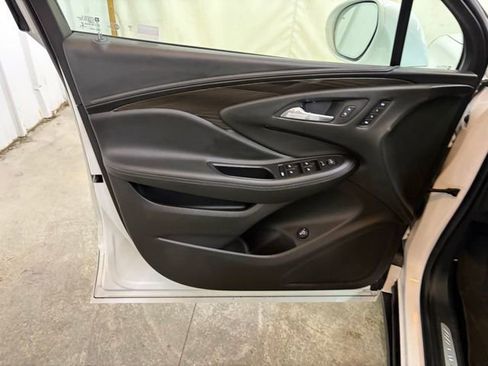 Used 2020 Buick Envision Essence FWD image 31