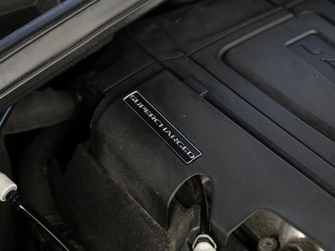 Used 2017 Jaguar F-PACE R-Sport image 18