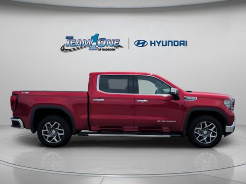 Used 2025 GMC Sierra 1500 SLT w/ SLT Premium Plus Package AWD/4WD image 9