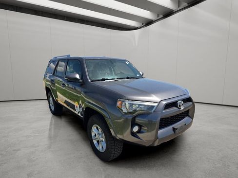 Used 2018 Toyota 4Runner SR5 Premium AWD/4WD image 7