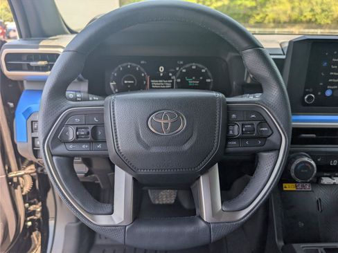 Used 2025 Toyota 4Runner TRD Off-Road AWD/4WD image 25