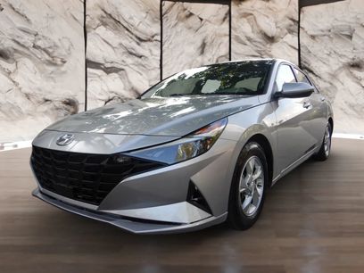 Used 2023 Hyundai Elantra SE