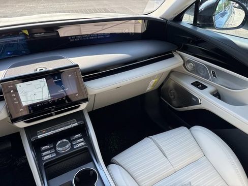 New 2026 Lincoln Nautilus Reserve AWD/4WD image 13