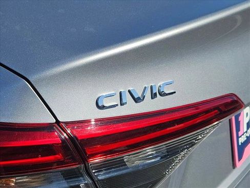 Used 2023 Honda Civic Sport image 28