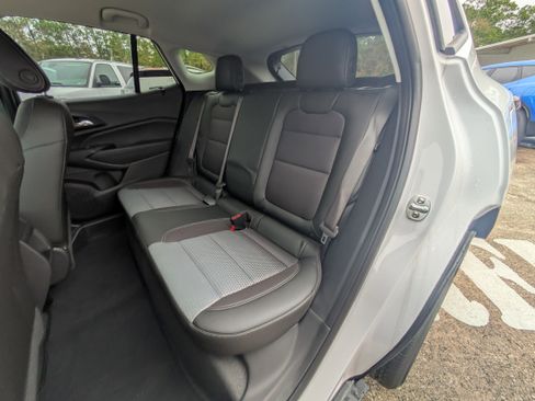 New 2025 Chevrolet Trax LT w/ Driver Confidence Package image 7