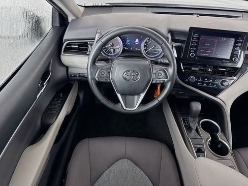 Used 2021 Toyota Camry LE image 23