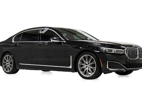 Used 2021 BMW 740i w/ Premium Package RWD image 1