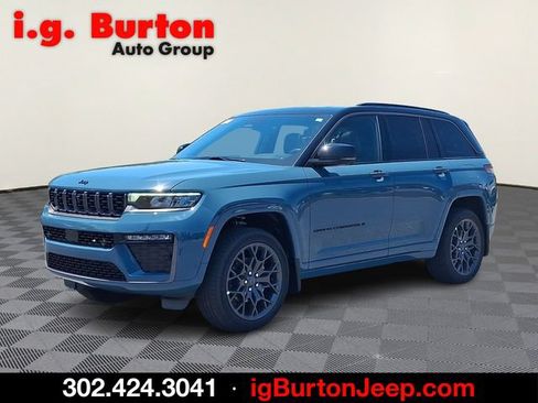 New 2026 Jeep Grand Cherokee Summit AWD/4WD image 2