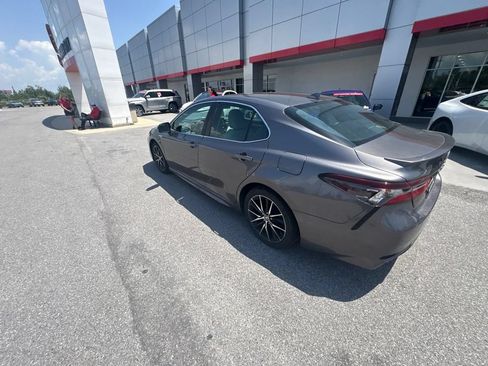 Used 2021 Toyota Camry SE FWD image 21