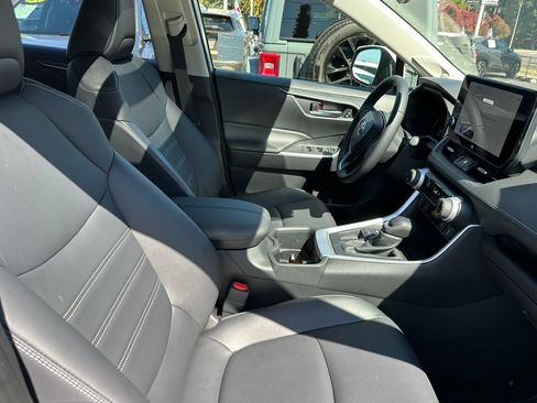 Used 2025 Toyota RAV4 XLE Premium FWD image 15