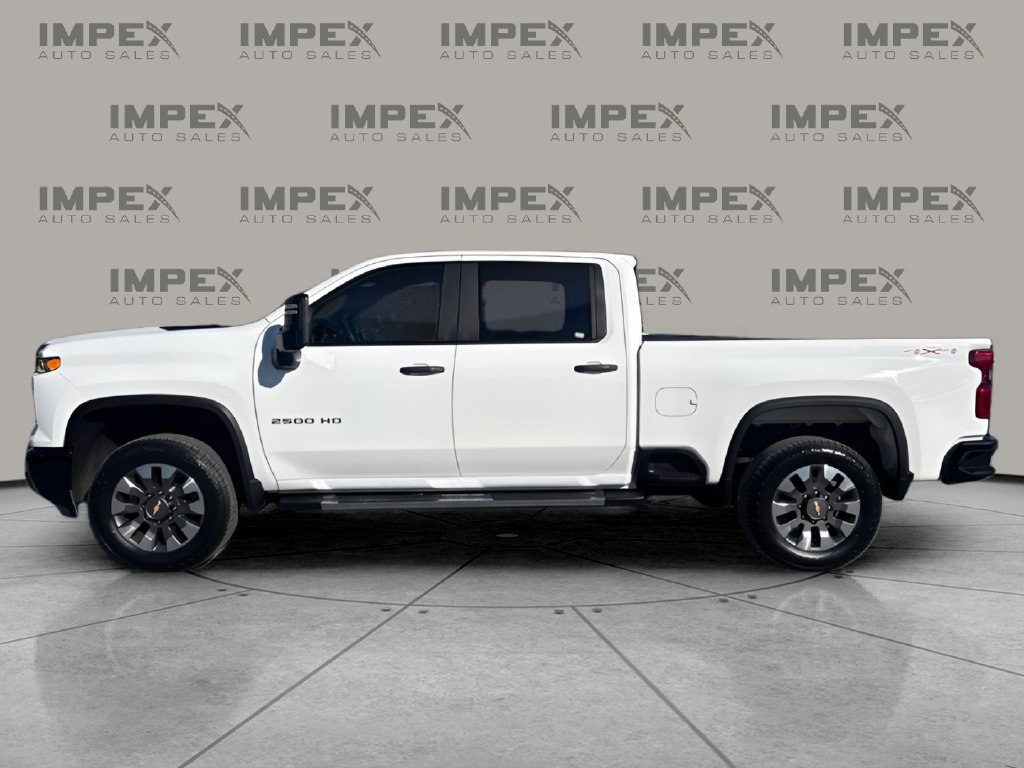 Used 2024 Chevrolet Silverado 2500 Custom w/ Snow Plow Prep/Camper Package AWD/4WD image 2