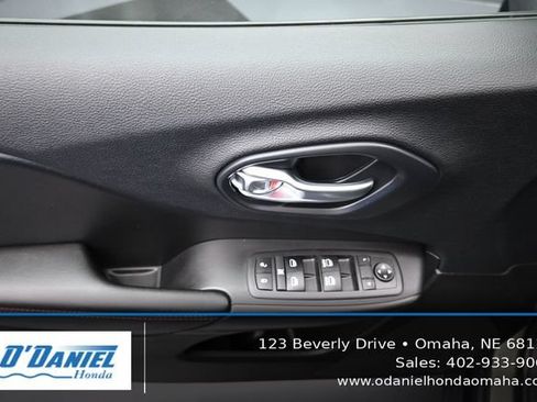 Used 2020 Jeep Cherokee Trailhawk w/ Cold Weather Group AWD/4WD image 24