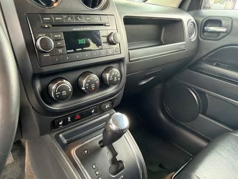Used 2016 Jeep Patriot High Altitude AWD/4WD image 17