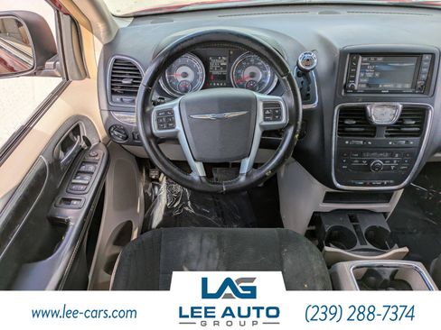 Used 2012 Chrysler Town & Country Touring image 13