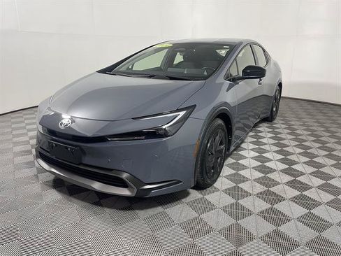 Used 2024 Toyota Prius Prime FWD image 3