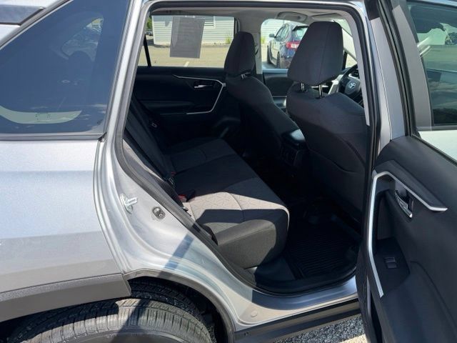 Used 2021 Toyota RAV4 XLE w/ Convenience Package AWD/4WD image 10