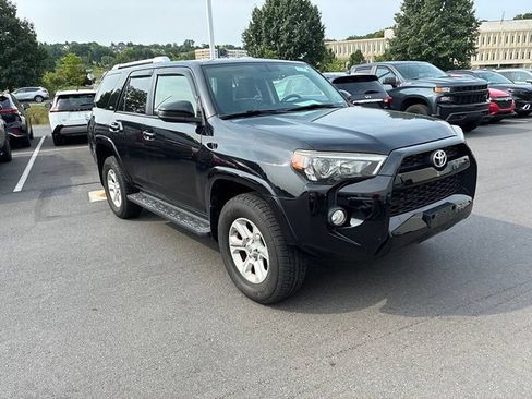 Used 2016 Toyota 4Runner SR5 AWD/4WD image 2