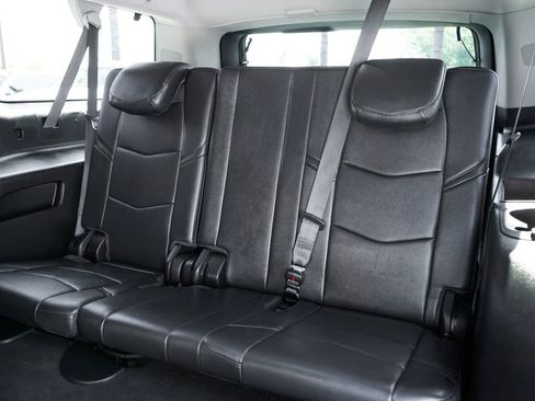 Used 2018 Cadillac Escalade ESV Premium Luxury image 40