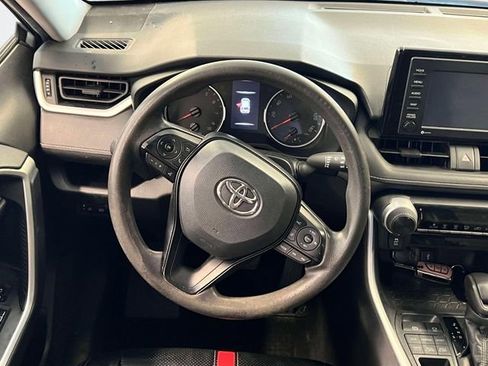 Used 2021 Toyota RAV4 LE AWD/4WD image 14