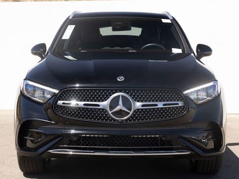 Used 2026 Mercedes-Benz GLC 300 image 4