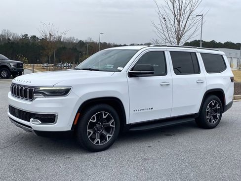 Used 2023 Jeep Wagoneer Series III w/ Preferred Equipment Group image 8