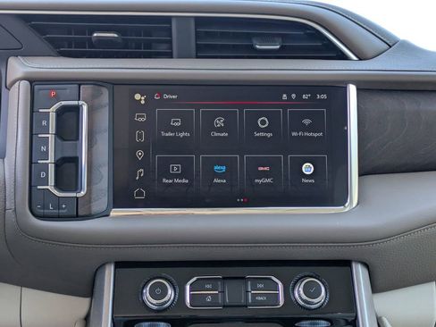 Used 2023 GMC Yukon XL Denali AWD/4WD image 21