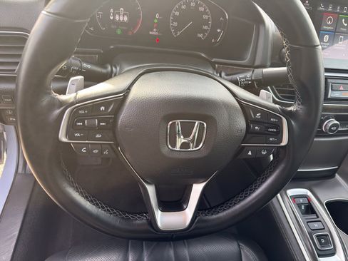 Used 2022 Honda Accord Touring image 16