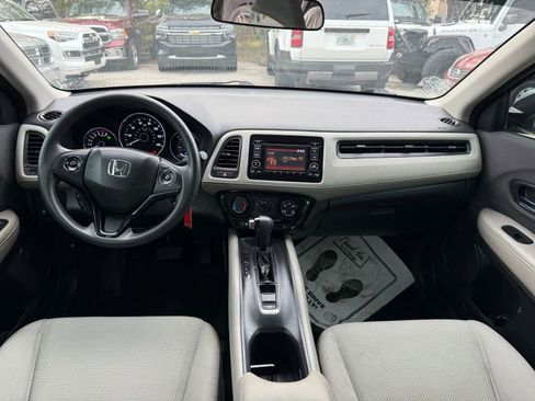 Used 2020 Honda HR-V LX image 11