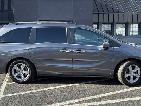 Used 2018 Honda Odyssey EX image 2