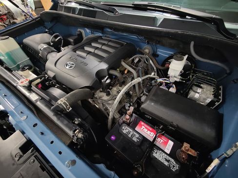 Used 2019 Toyota Tundra Limited w/ Limited Premium Package image 4