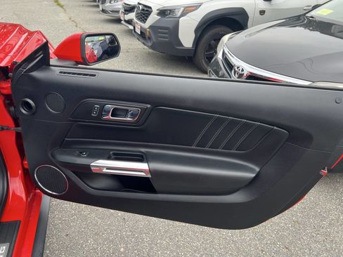 Used 2015 Ford Mustang Premium image 13