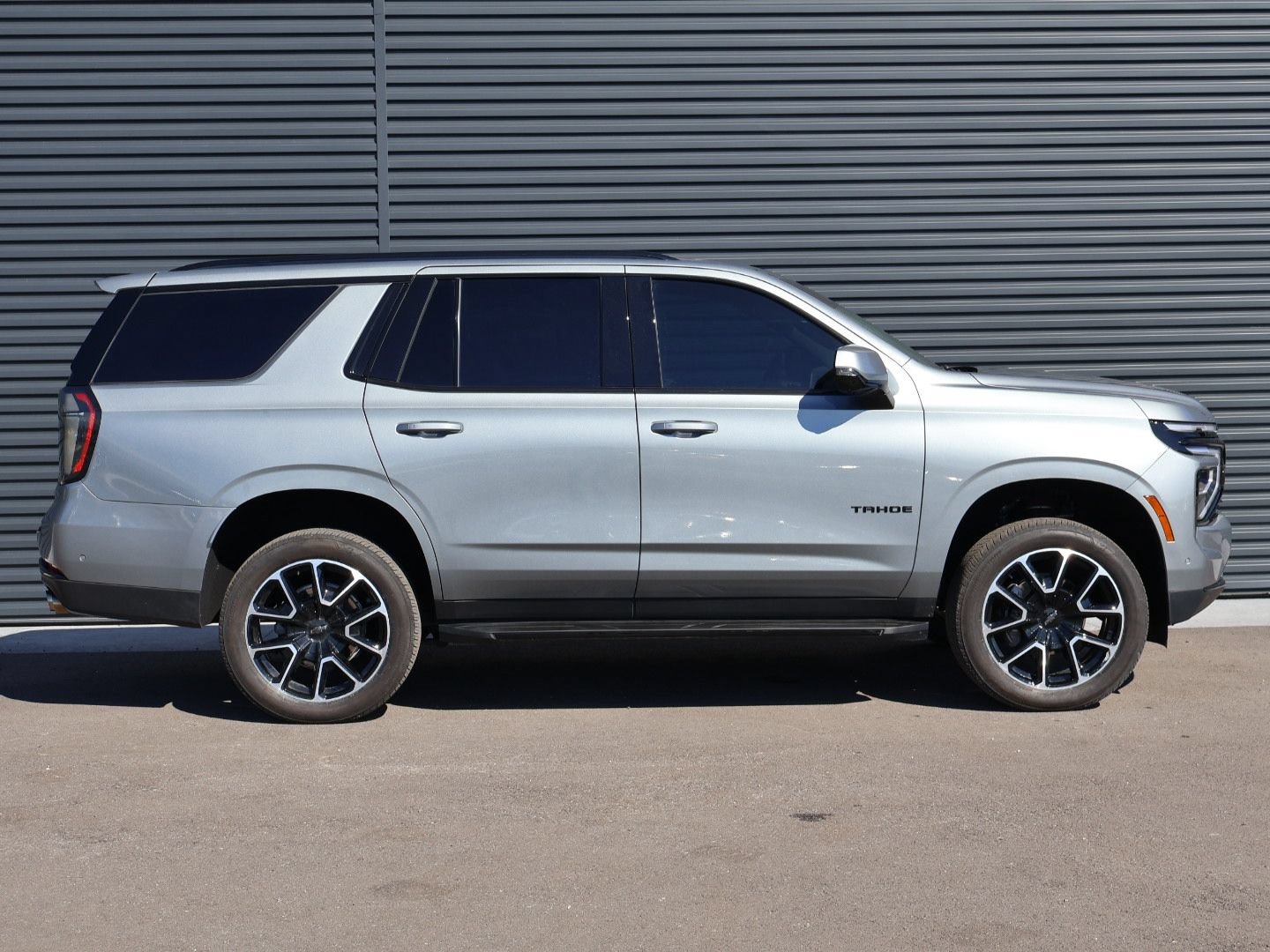 Used 2026 Chevrolet Tahoe RST w/ Comfort Package AWD/4WD image 4
