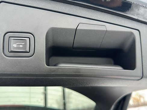 Used 2020 Cadillac XT4 Premium Luxury image 25