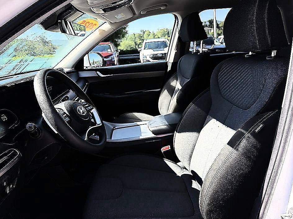 Used 2025 Hyundai Palisade SE FWD image 11