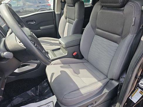 Used 2024 Nissan Frontier SV RWD image 19