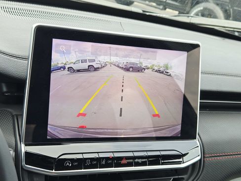 Used 2024 Jeep Compass Trailhawk AWD/4WD image 29