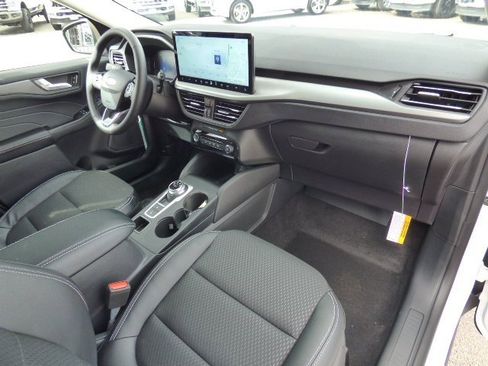 New 2025 Ford Escape SE image 9