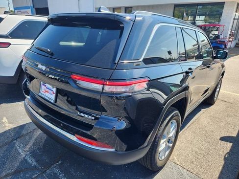 New 2025 Jeep Grand Cherokee Laredo w/ Luxury Tech Group I AWD/4WD image 3