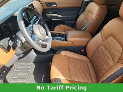 Certified 2025 Nissan Pathfinder Platinum image 13