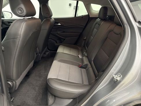 Used 2024 Chevrolet Trax LT w/ Driver Confidence Package FWD image 18