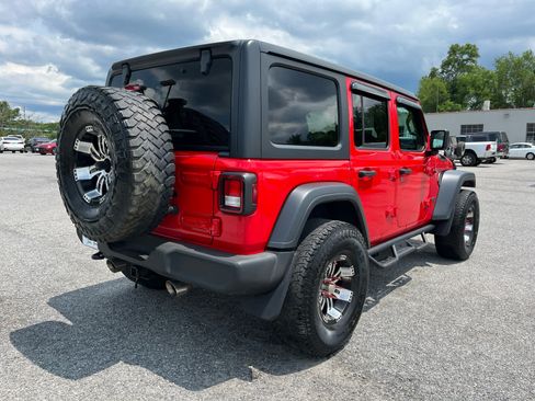 Used 2019 Jeep Wrangler Unlimited Sport AWD/4WD image 3