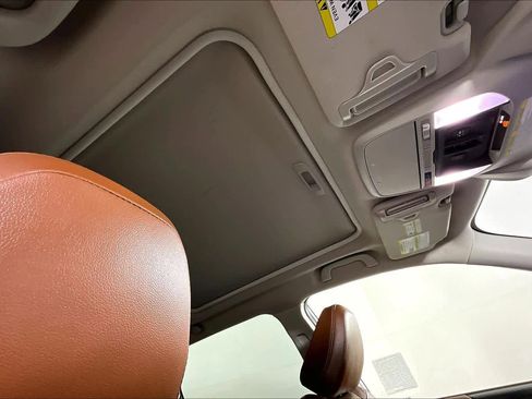 Used 2019 Subaru Forester Touring image 13