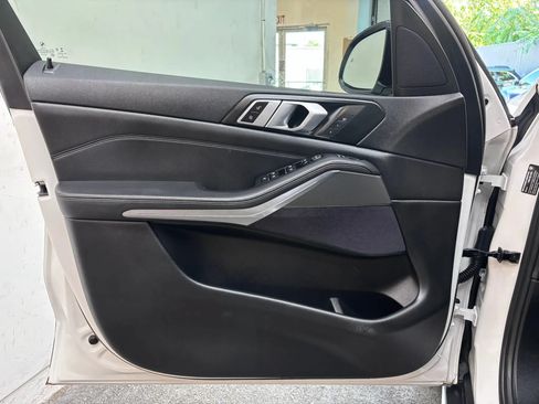 Used 2019 BMW X5 xDrive40i w/ Convenience Package AWD/4WD image 19