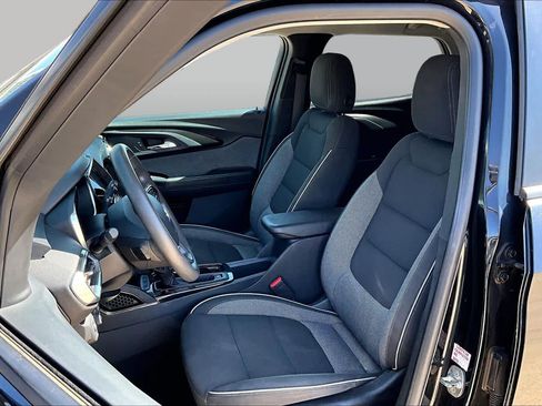 Used 2023 Chevrolet TrailBlazer LT w/ Convenience Package FWD image 8